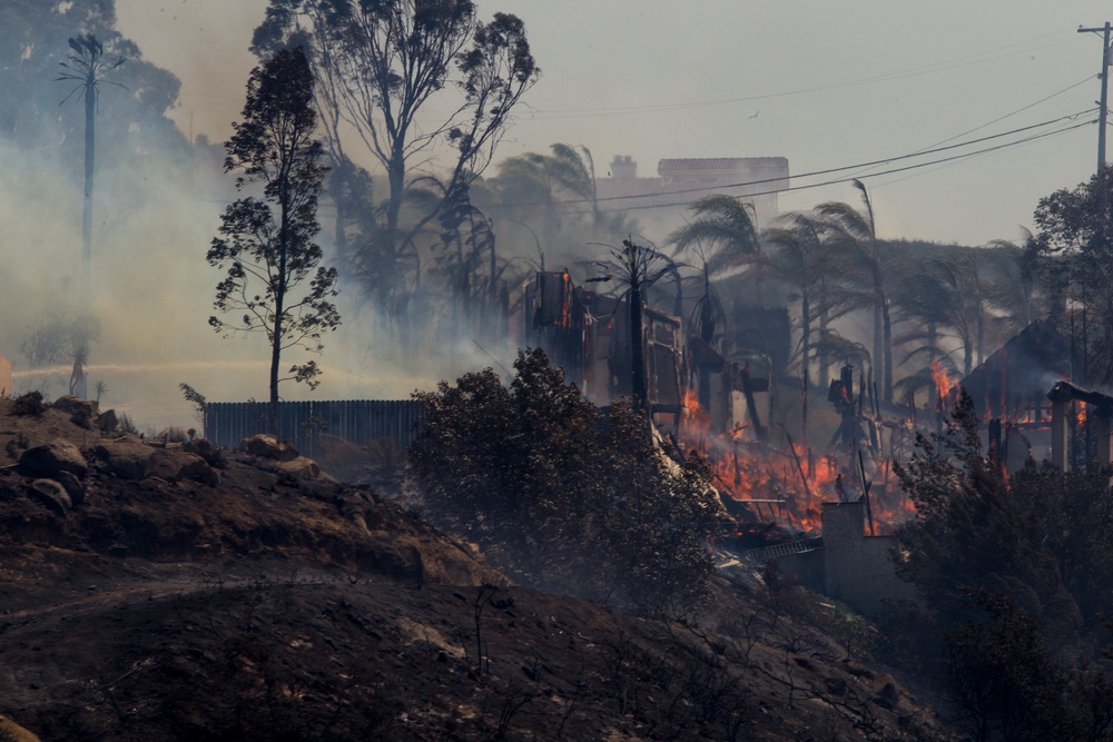 Marines help state emergency personnel fight Cocos fire in southern California