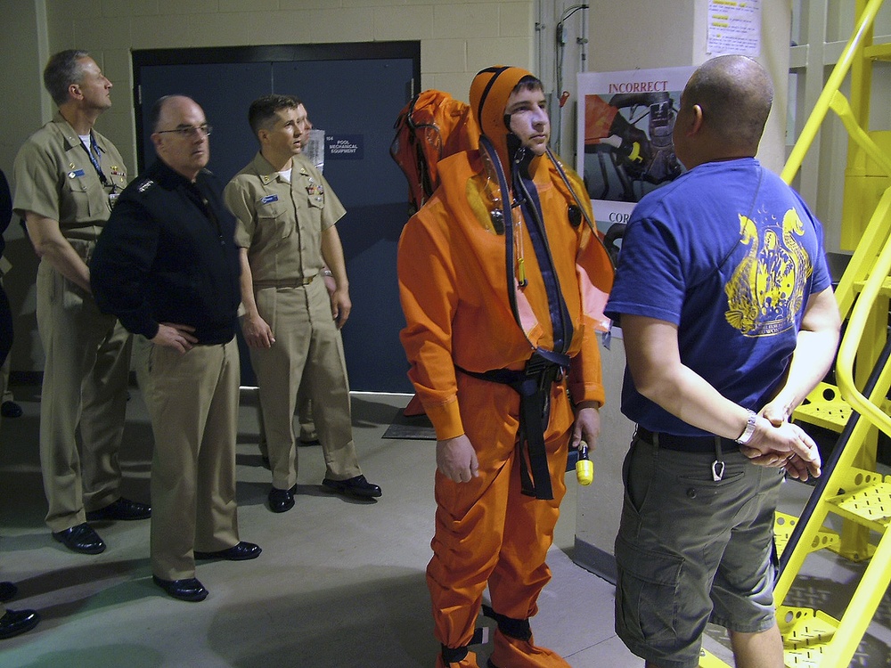 Adm. John C. Harvey Jr. visits Naval Submarine School