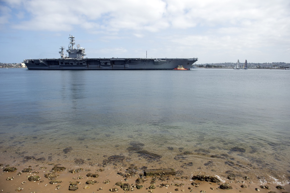 USS Nimitz pulls into Naval Air Station North Island