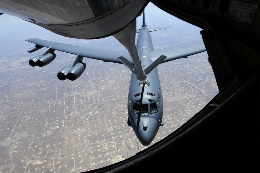 B-52H aerial refueling