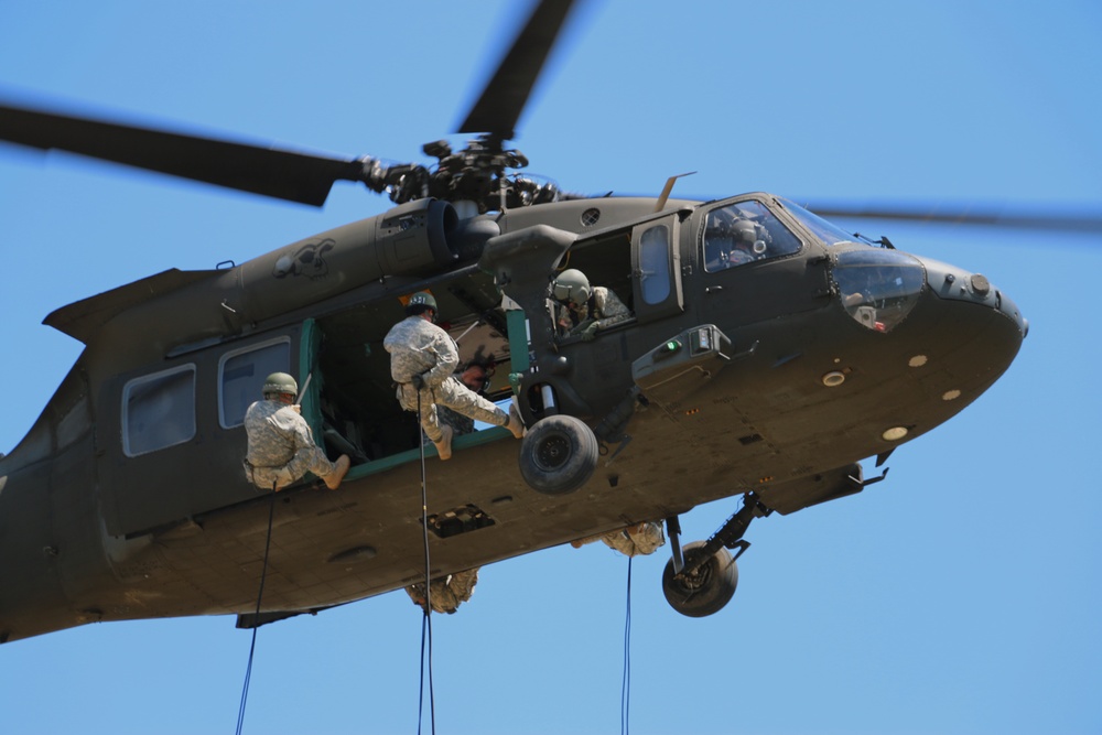 10th CAB supports air assault training at Fort Drum