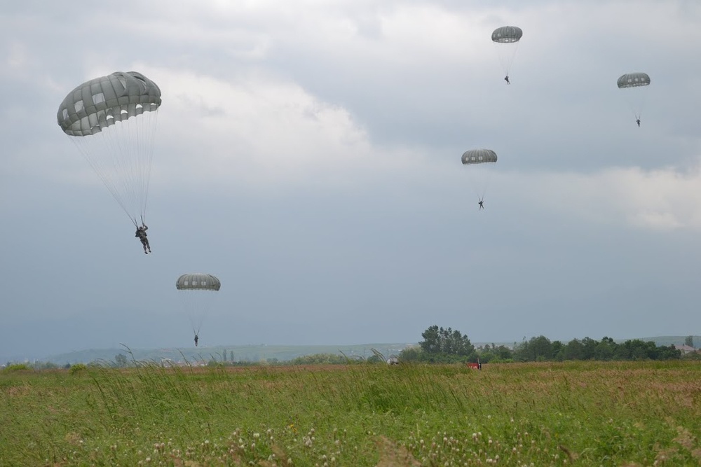 Paratroopers descend into Kosovo for training