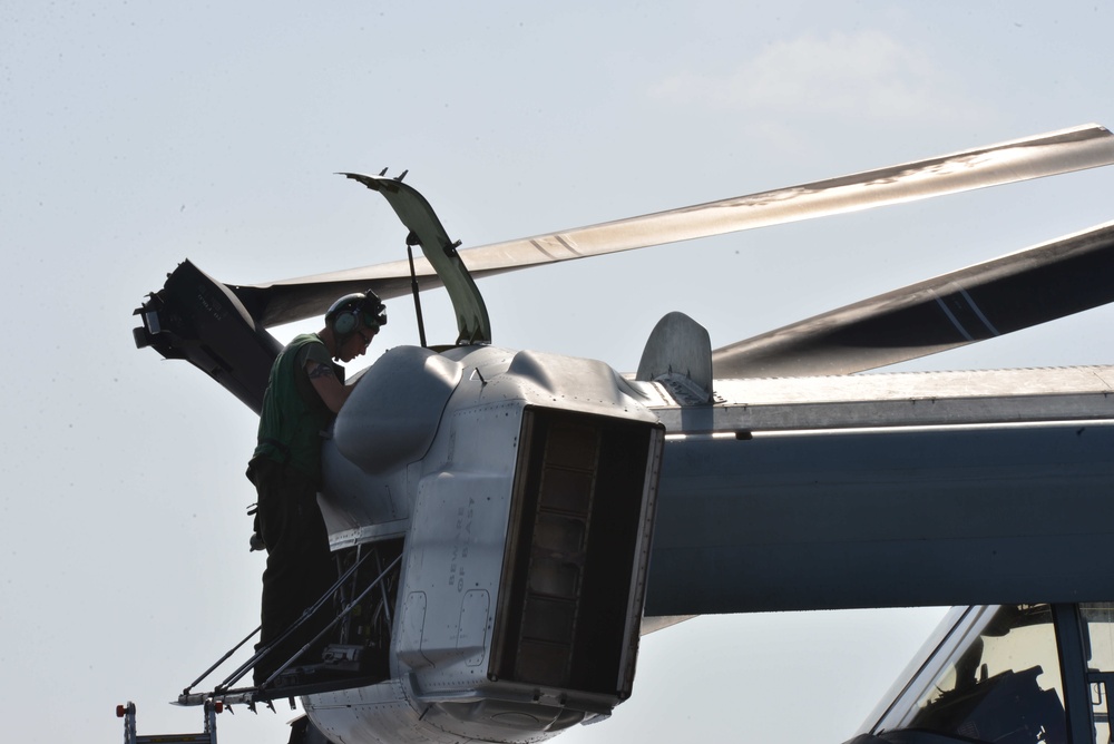 VMM-263 conducts aircraft maintenance aboard USS Bataan