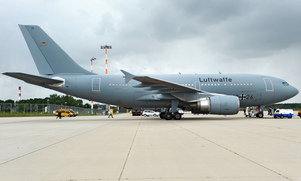 Static display provides StratAirMedEvac training to component personnel