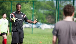 DC United lends a foot to kids at soccer clinic