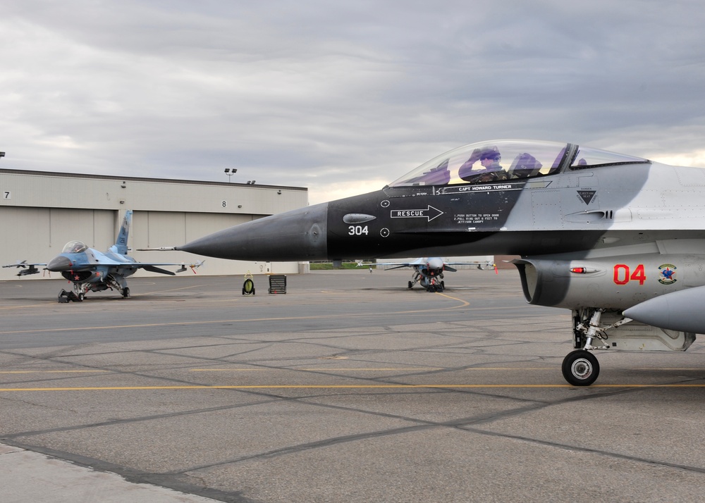 354th AMXS keeps 18th AGRS flying during RF-A 14-1