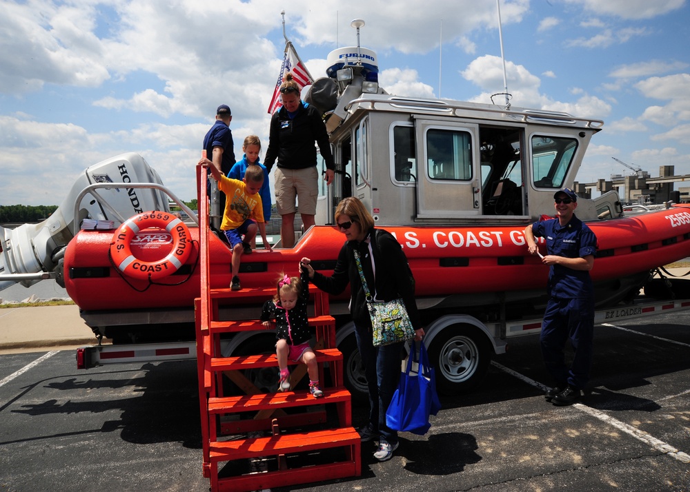 Coast Guard Great Rivers Festival