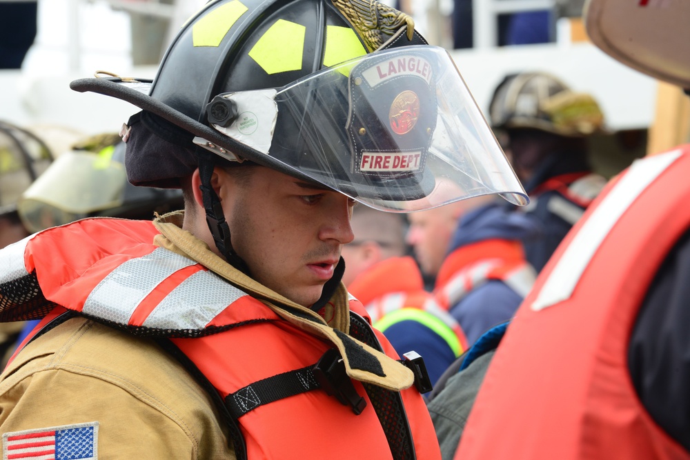 Eustis hosts multi-agency marine firefighting school