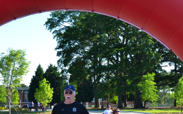 USO Run for the Troops