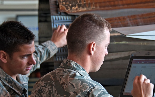 Inspection of an F-16 Thunderbird aircraft