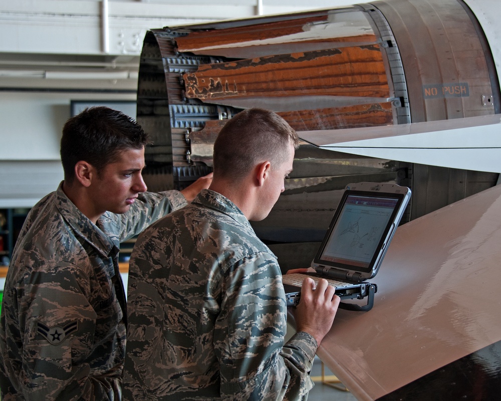 Inspection of an F-16 Thunderbird aircraft