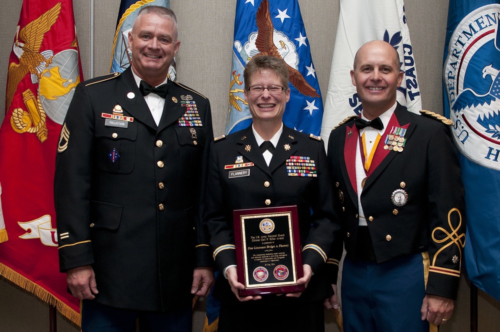 SD Soldier receives national intelligence officer award