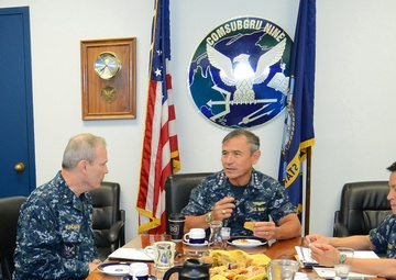 PACFLT commander visits PACNORWEST Submarine Force