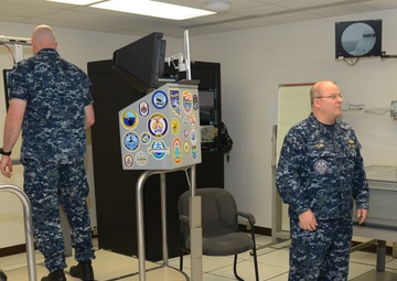 PACFLT commander visits PACNORWEST Submarine Force