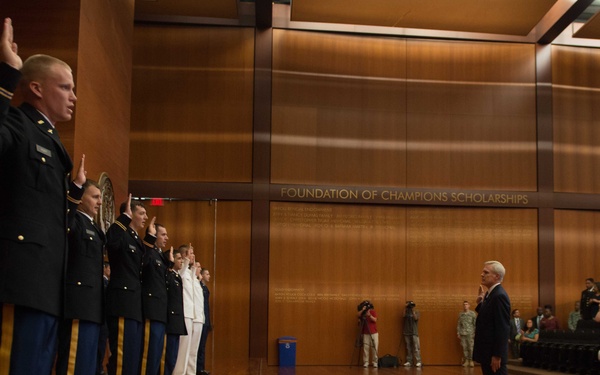 Mabus at LSU graduation