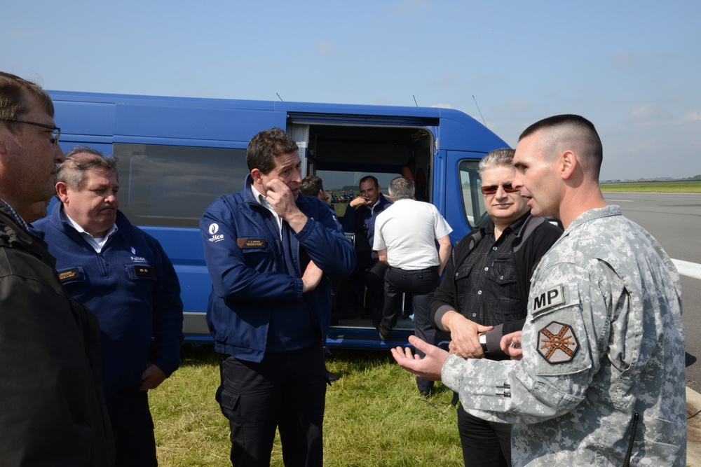 Belgian Federal Police speedometer calibration on airstrip