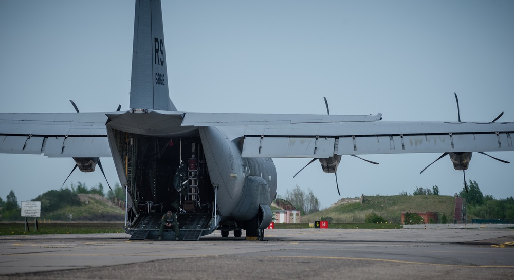 Airmen expand land force training opportunities in the Baltic