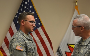 Missouri Guardsman awarded First Army coin for service