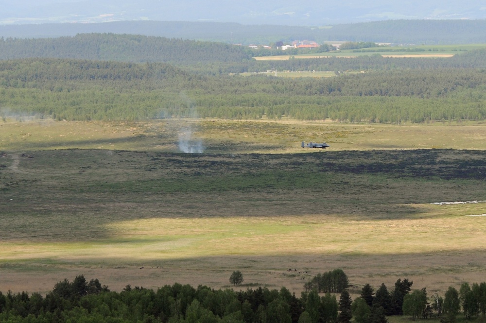 Combined Resolve II, SOF JTAC support A-10 Thunderbolt II jets from Idaho Air National Guard