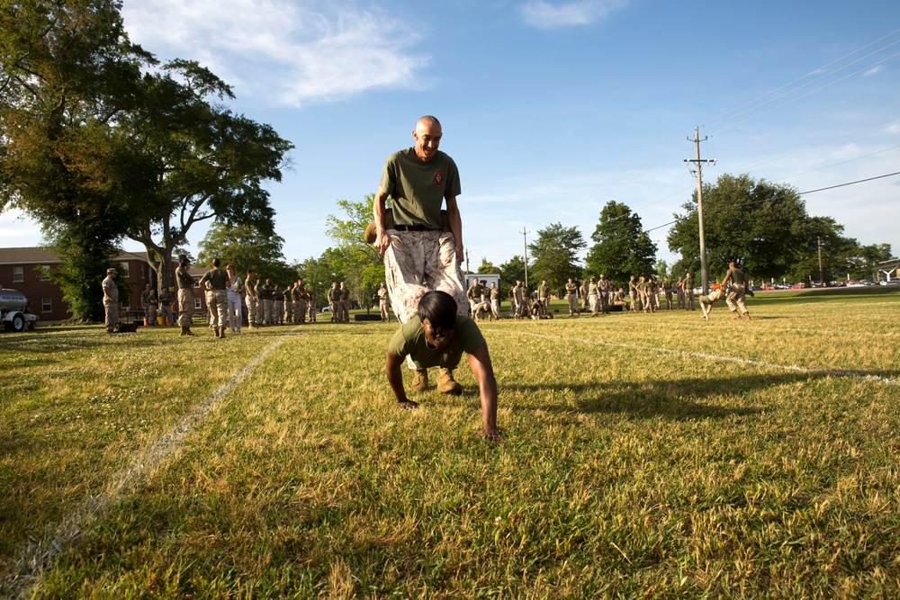 Challenge accepted: Marines battle it out in Commander’s Cup field meet