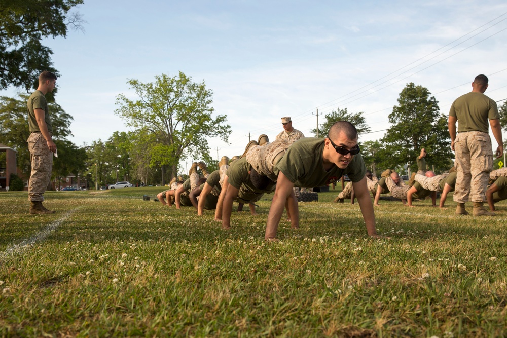 Challenge accepted: Marines battle it out in Commander’s Cup field meet