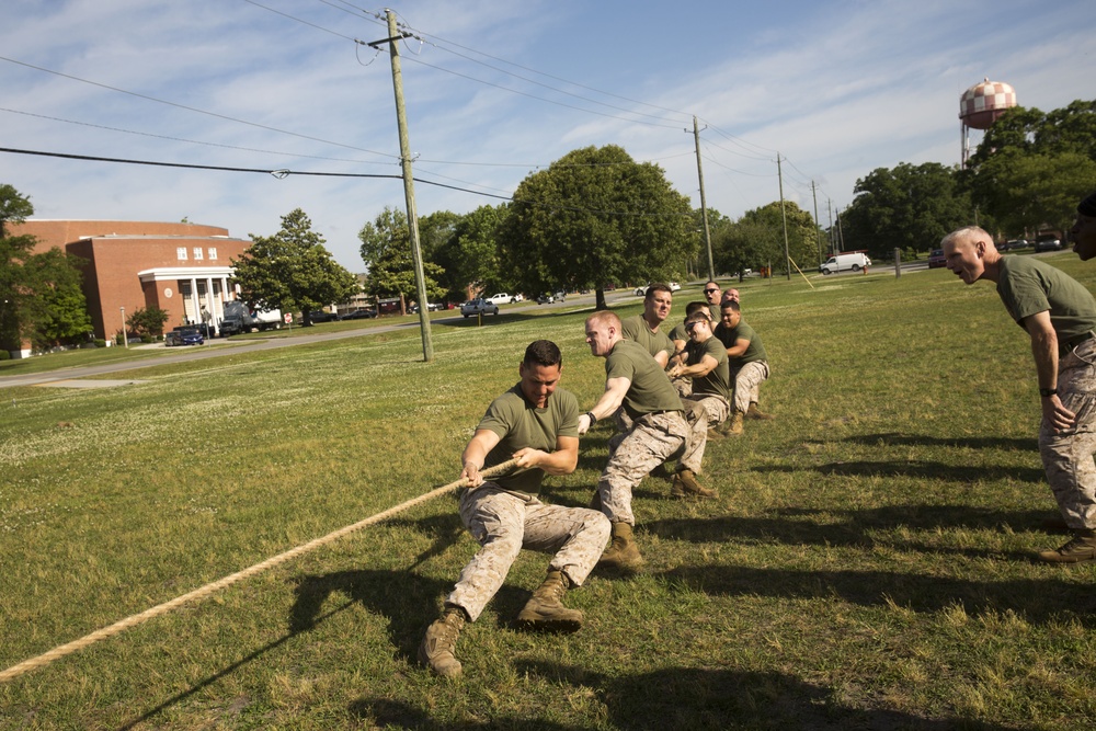 Challenge accepted: Marines battle it out in Commander’s Cup field meet