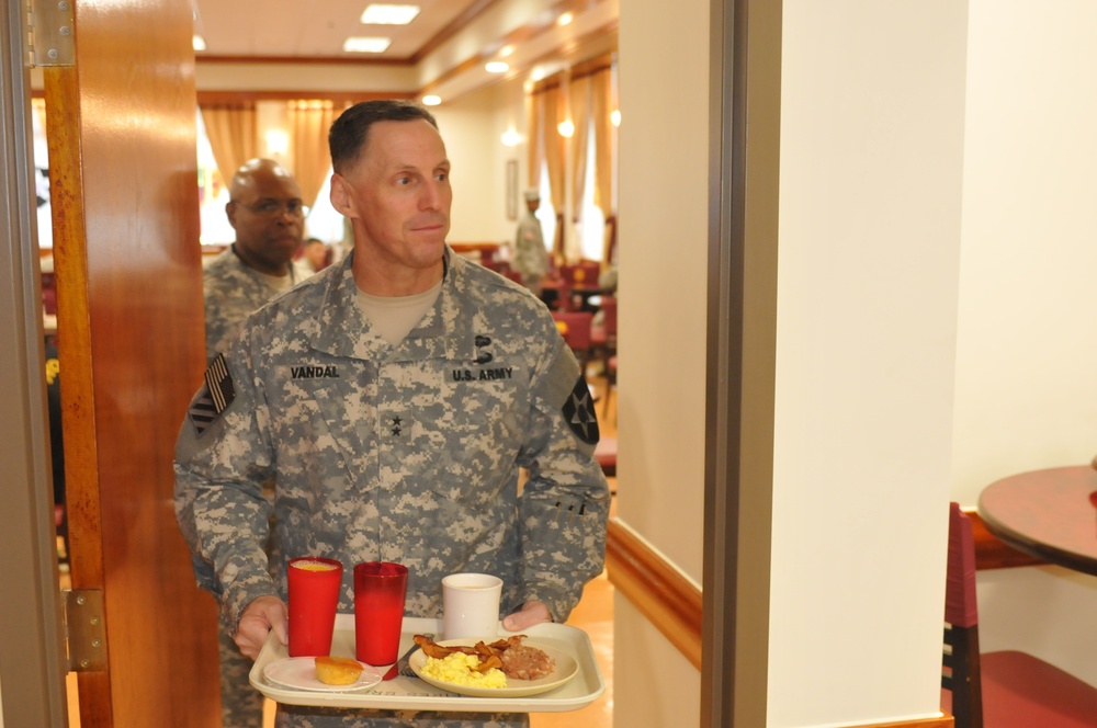 Maj. Gen. Vandal visits Thunder Inn to talk to 70th BSB Soldiers