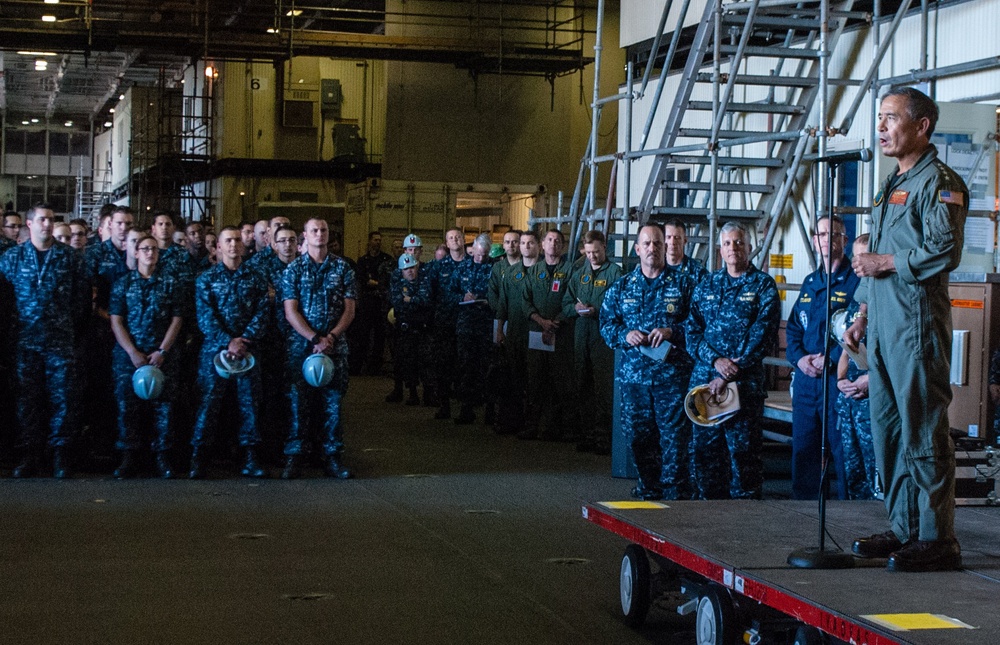 US Pacific Fleet commander visits USS John C. Stennis