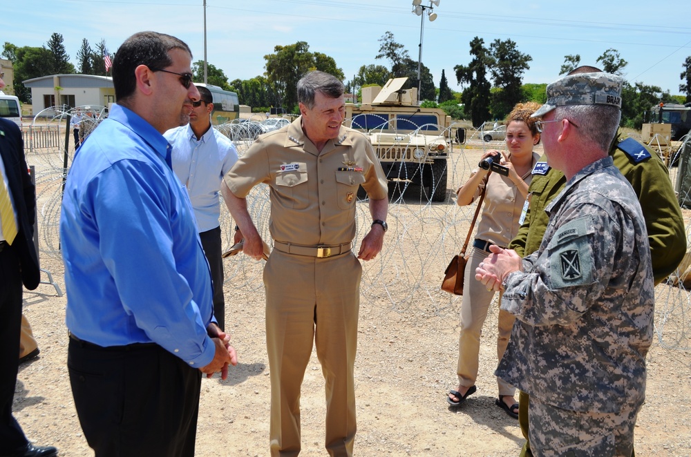 Ambassador, admiral visit Juniper Cobra 2014