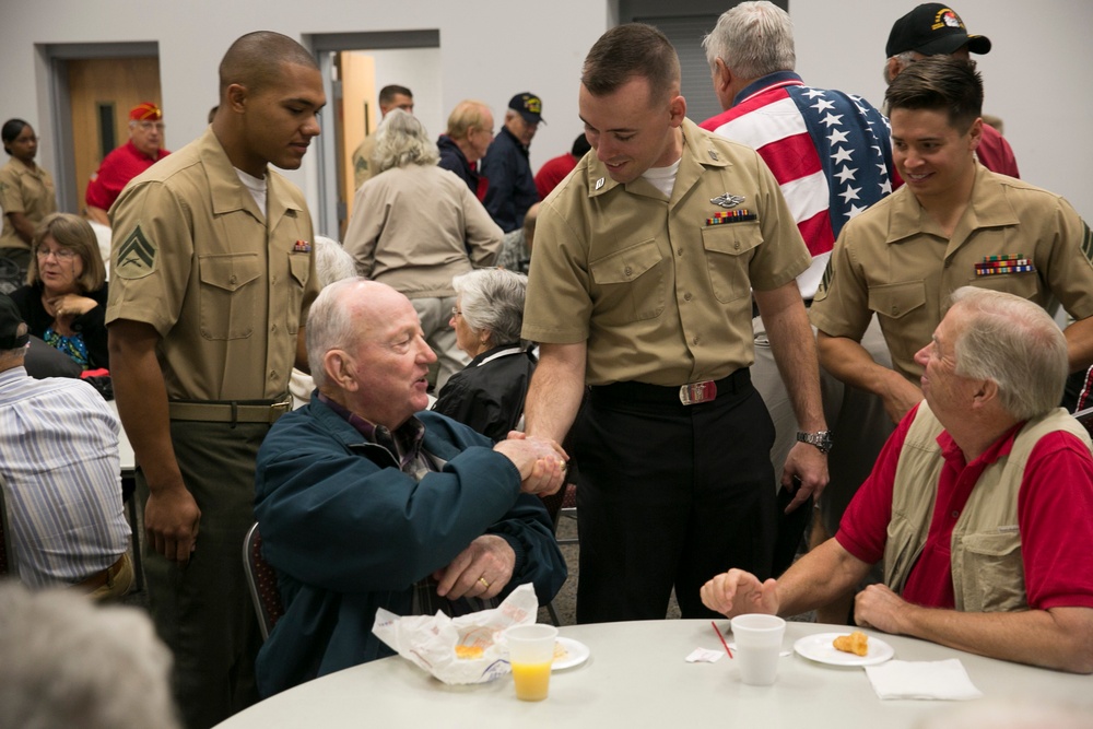 Air Station service members meet Honor Flight veterans