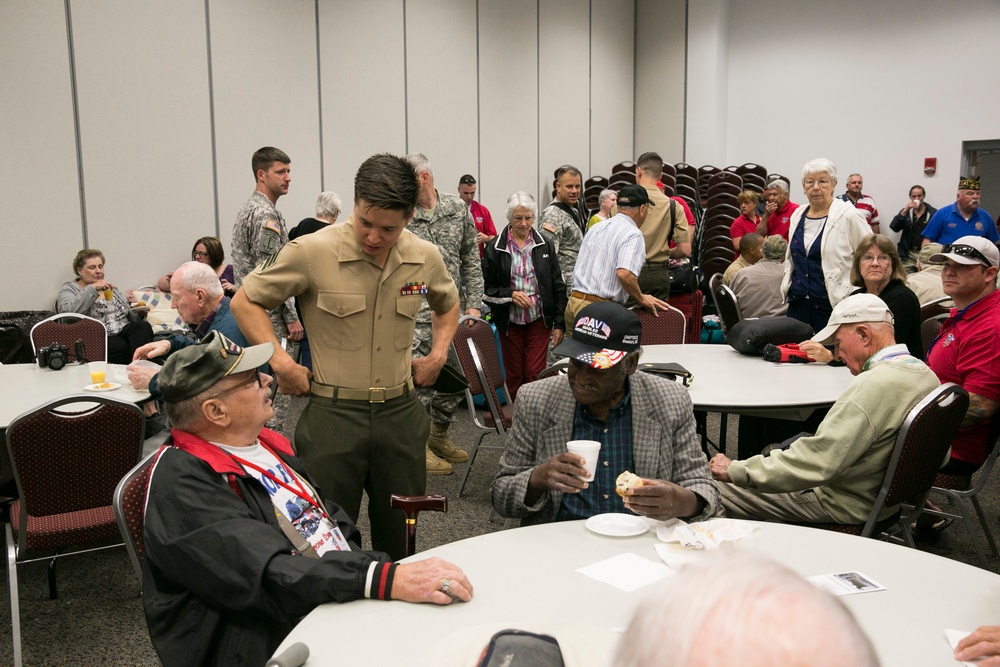 Air Station service members meet Honor Flight veterans