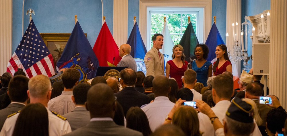 Mayor Bill de Blasio Welcomes Troops to New York