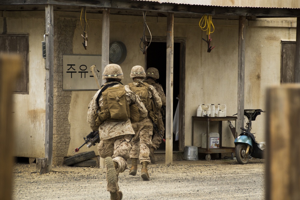 Kilo Company conducts MOUT raids