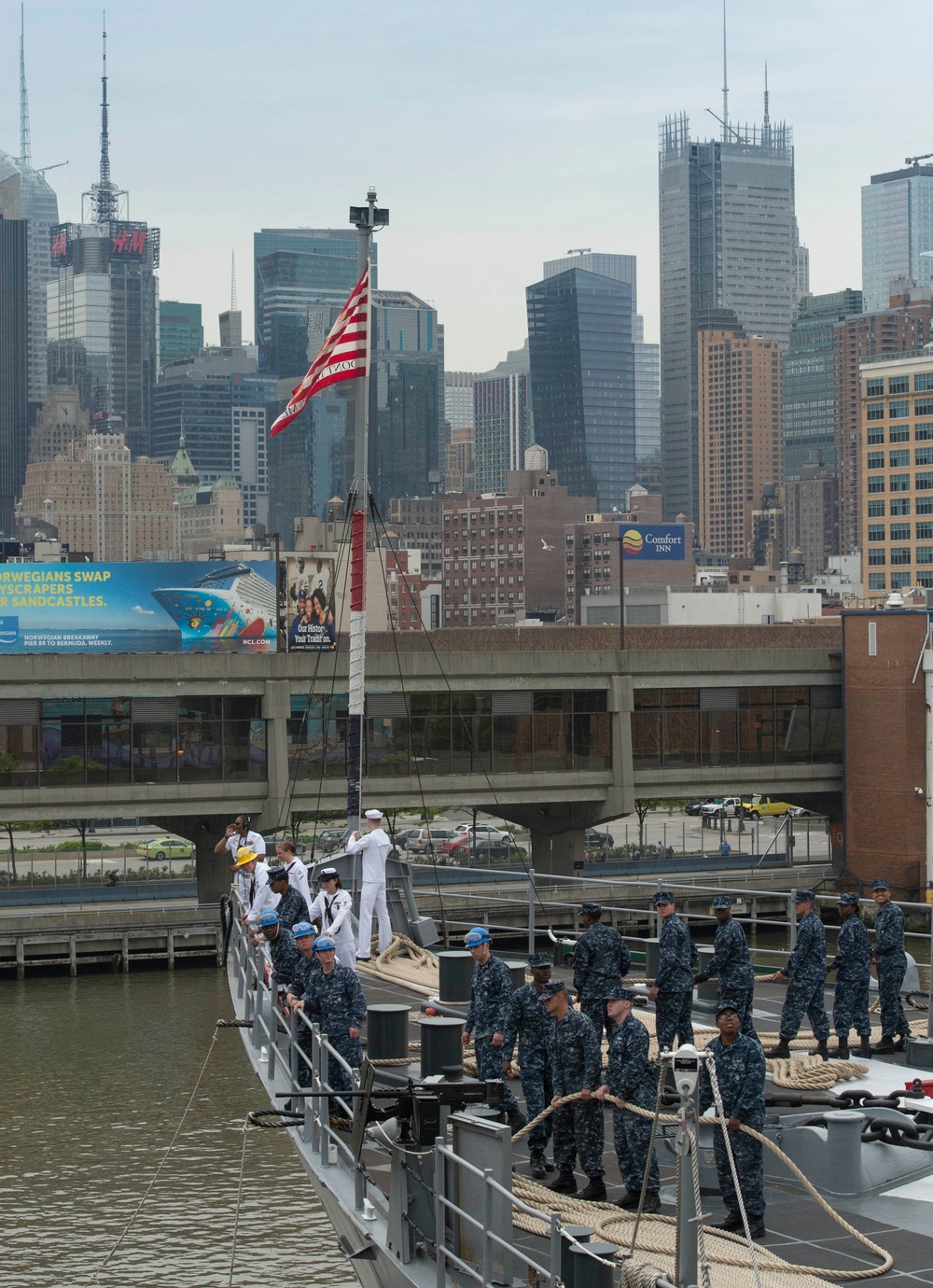 USS Oak Hill operations