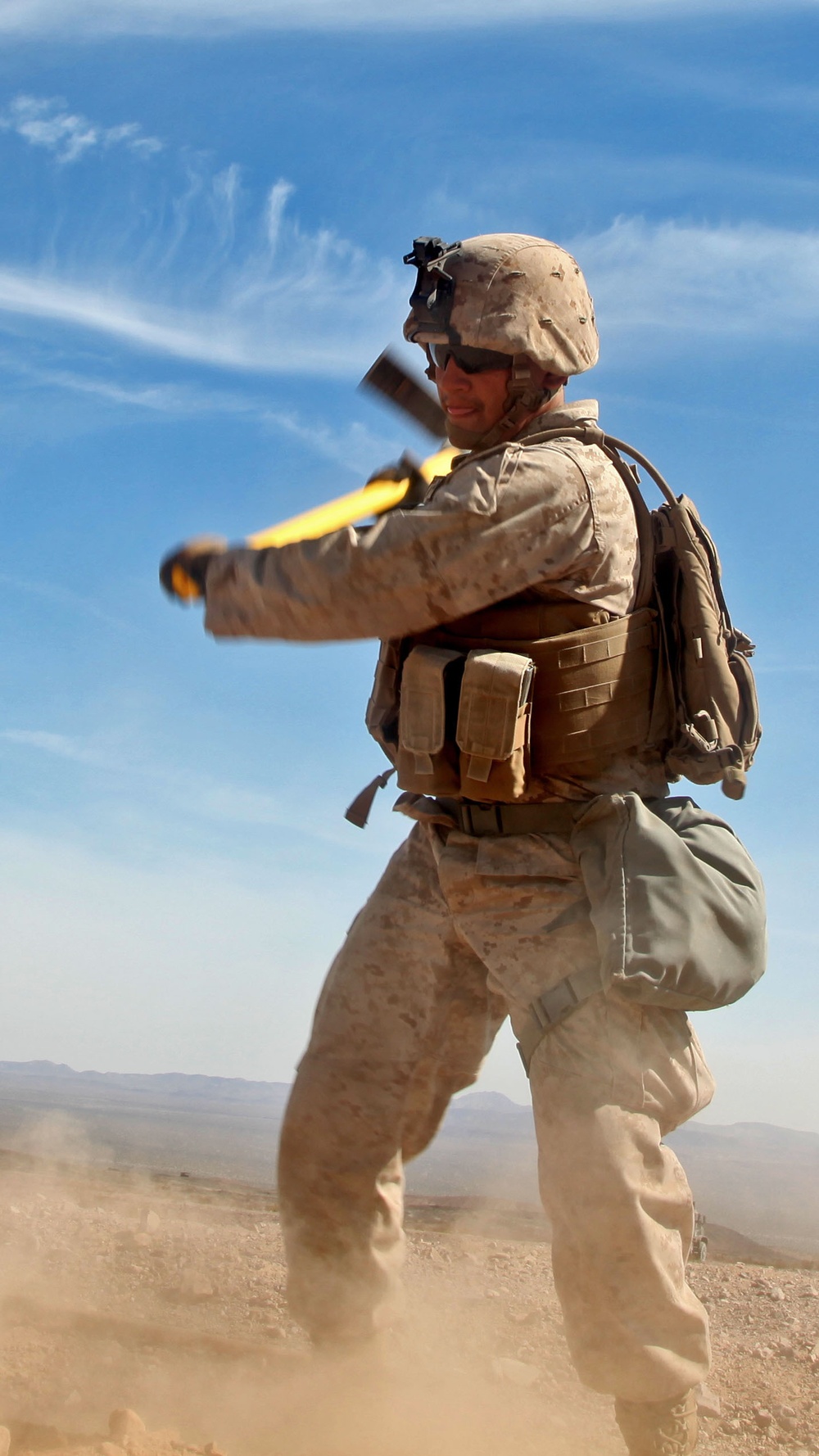 7th ESB Marines demonstrate bridging capabilities during Desert Scimitar 14