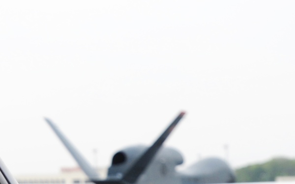 Global Hawk arrives at Misawa