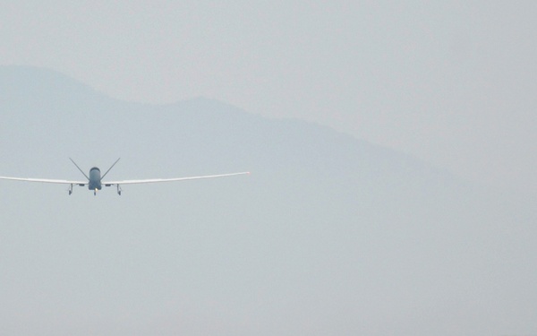 Global Hawk arrives at Misawa
