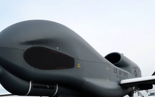 Global Hawk arrives at Misawa