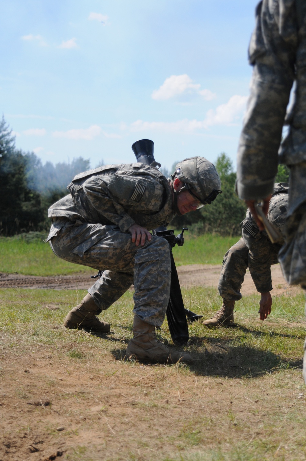 173rd Airborne paratroopers hold mortar training drills on Polish soil