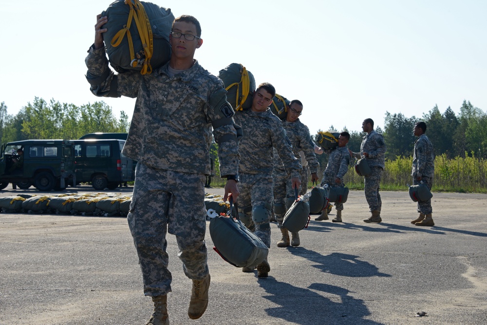 U.S. and Lithuanian forces hold Black Arrow allied exercise in Rukla