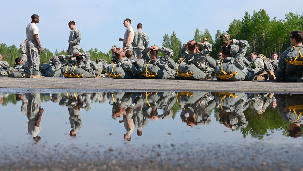 U.S. and Lithuanian forces hold Black Arrow allied exercise in Rukla