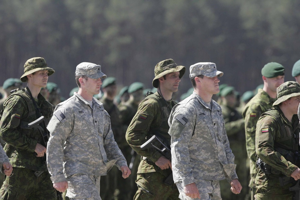 173rd Airborne and Lithuanian Iron Wolf Mechanized Infantry Brigade close allied exercise