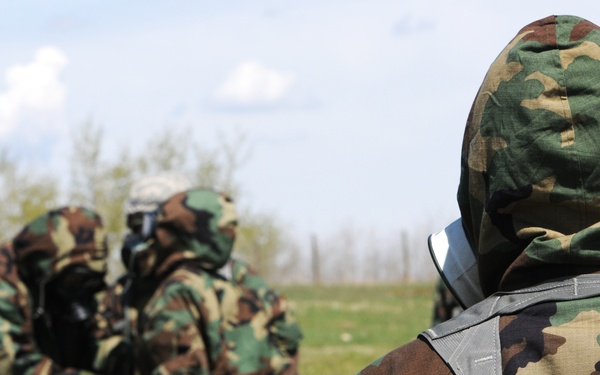 340th chemical soldiers train during Maple Resolve