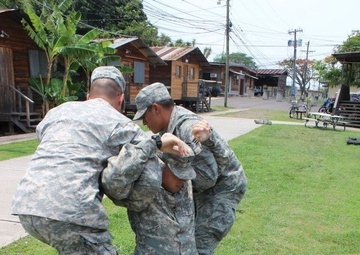 JTF-Bravo MEDEL teaches lifesaving course to service members