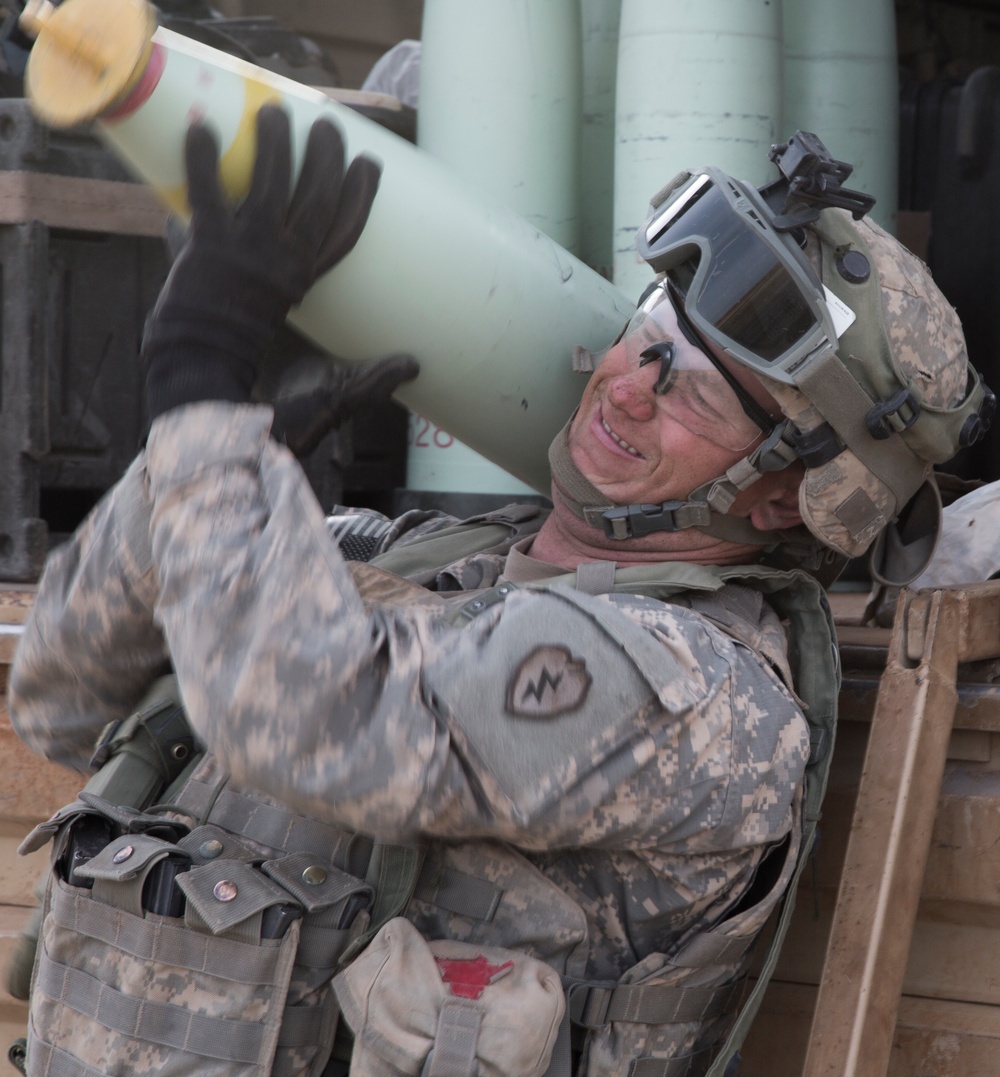 Soldiers rapidly engage enemies with M777 howitzer