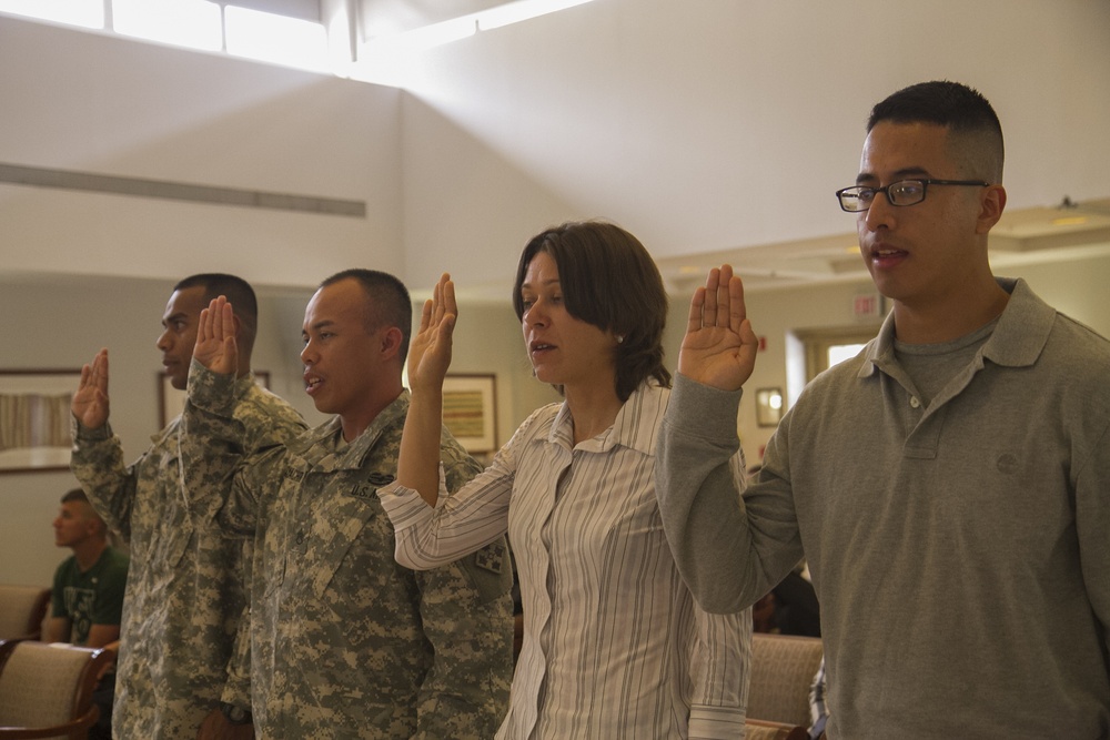 US Soldiers gain citizenship