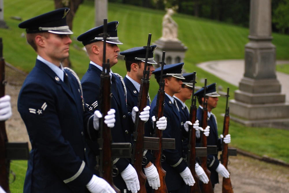 Hulman Air Field and Scott Air Force Base give Col. James Kasler full military honors