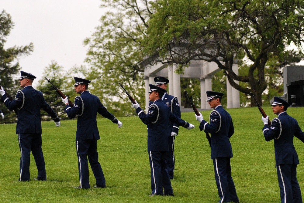 Hulman Air Field and Scott Air Force Base give Col. James Kasler full military honors