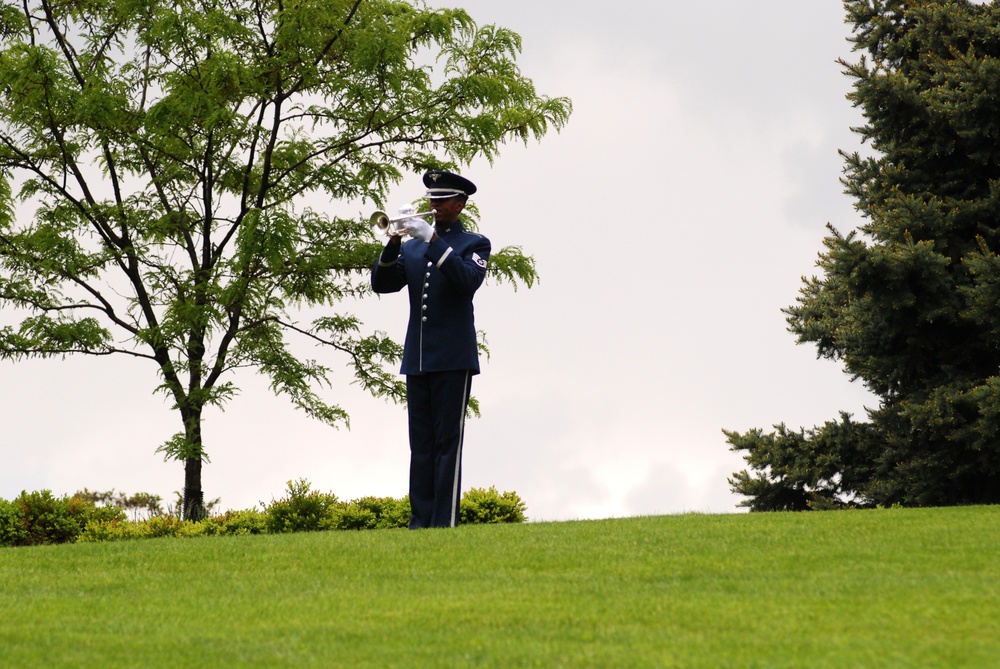 Hulman Air Field and Scott Air Force Base give Col. James Kasler full military honors