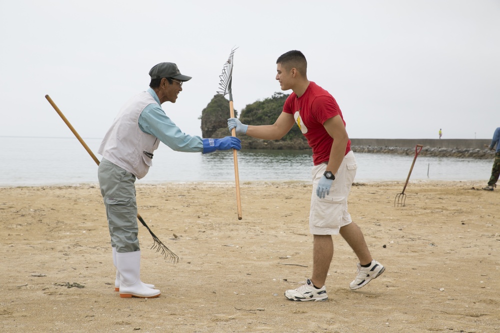 Marines clean beach alongside Henoko senior citizens